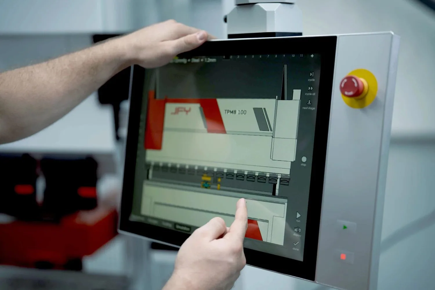JFY PLUS software – bediening op het touchpanel van de TPM8 100